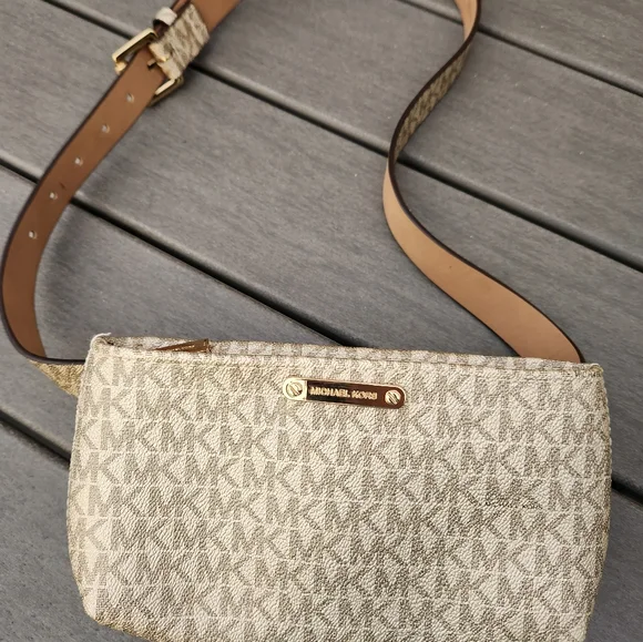 MICHAEL KORS LOGO METALLIC BELT BAG/ FANNY BAG - Picture 2 of 5